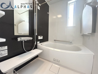 【浴室】 | 明石市二見町西二見　新築戸建 | 雨の日のお洗濯にも大活躍な浴室乾燥機付きです♪