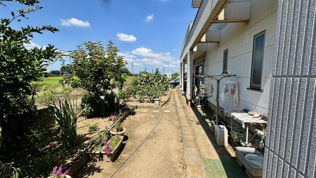 越谷市野島の庭|お庭でガーデニングや、家庭菜園も満喫できます。
