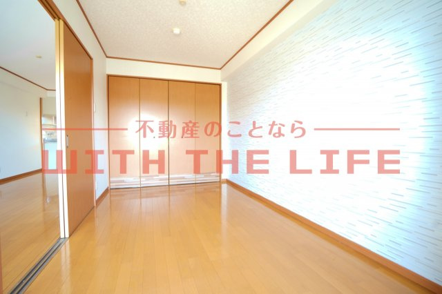 シーベル【キャッシュバック対象物件】の寝室|広くて明るい寝室