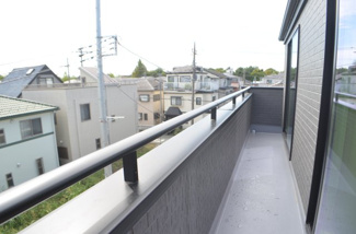 【バルコニー】 | 中央区新中里・新築（全10棟） | 【C号棟】南向きのバルコニーは陽当たり・眺望・通風良好で洗濯物も良く乾きそうですね(^^)/