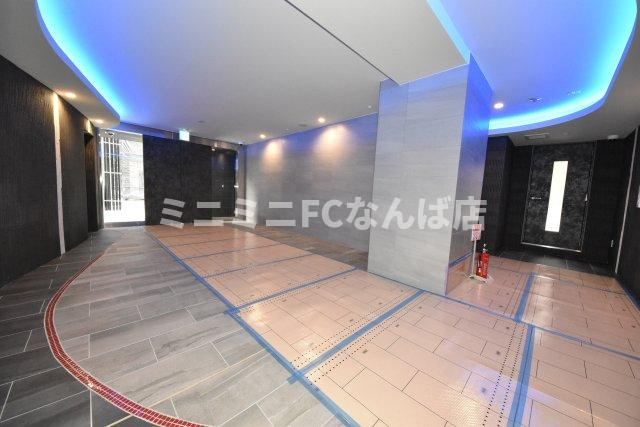 セレニテ南堀江エクラのエントランス