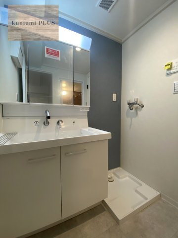 ノバカネイチ堂ヶ芝の独立洗面台