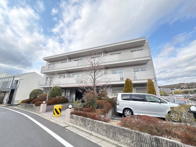 生駒市辻町の賃貸マンションの外観