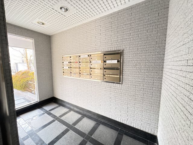 生駒市辻町の賃貸マンションの収納