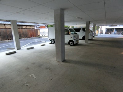 【駐車場】 | ヴァイセスシュロス南茨木