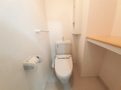 【トイレ】 | リバークロス | 落ち着いた色調のトイレです