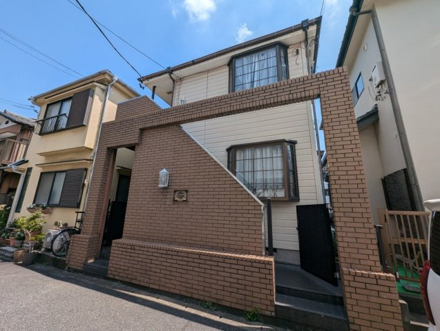 さいたま市中央区鈴谷６丁目のアパートの外観