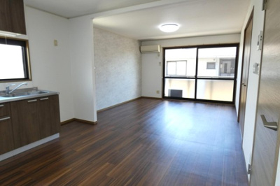 【居間・リビング】 | ハイツ小春 B棟