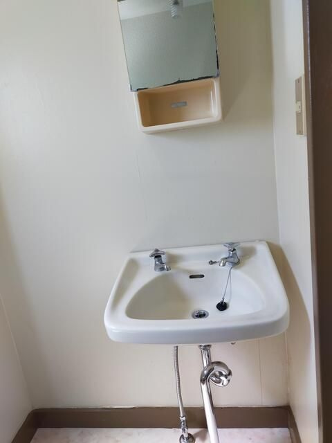 井上ビルの洗面所