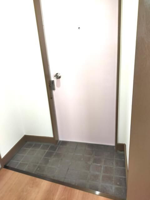 井上ビルの玄関