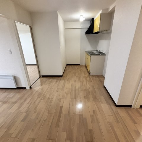 ハトヤ第１５ビルの居間・リビング