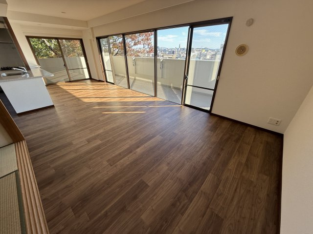 ネバーランド箕面潤緑館の居間・リビング