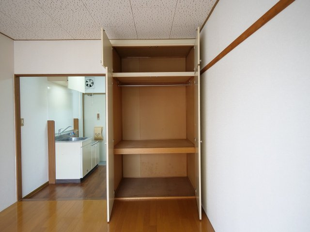 佐藤コーポの収納|※写真は別の部屋のものです。