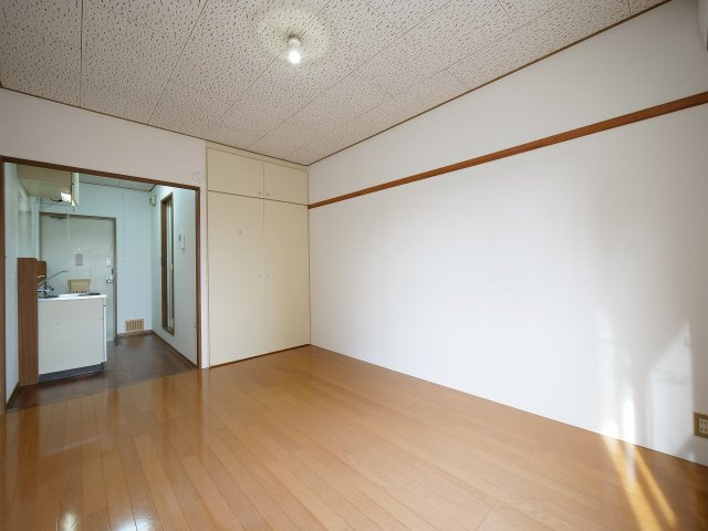 佐藤コーポの居間・リビング|※写真は別の部屋のものです。