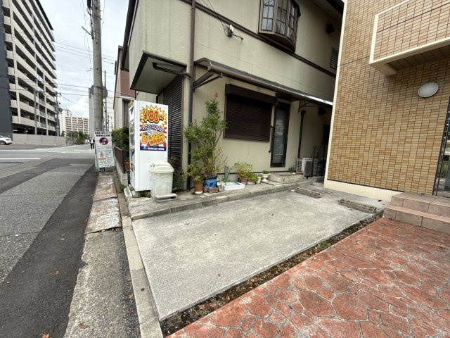 イースト・フィオーレの駐車場