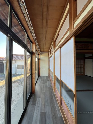 米子市和田町　中古住宅のその他|南向きの縁側。陽当たり良好です