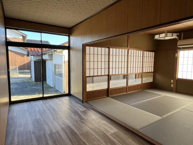 米子市和田町　中古住宅の浴室|３人、4人でも一緒入れそうな広いお風呂にしました。新品です。