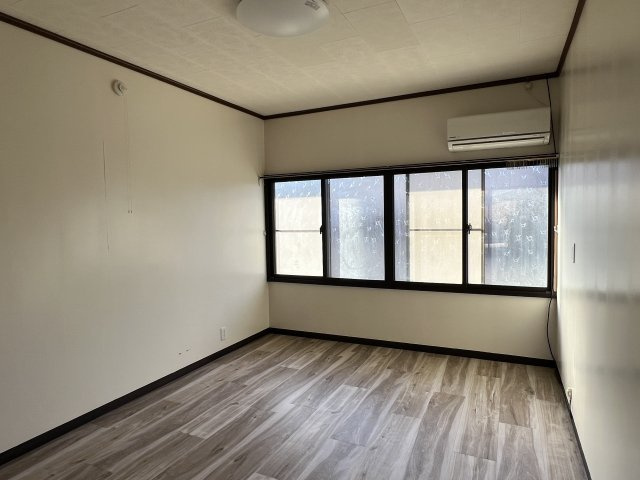 米子市和田町　中古住宅の洋室|キッチン横洋室（床張り替え済み）