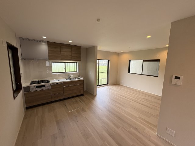 大阪府藤井寺市道明寺4丁目8-53の居間・リビング|こちらのリビングで趣味の時間をお楽しみください