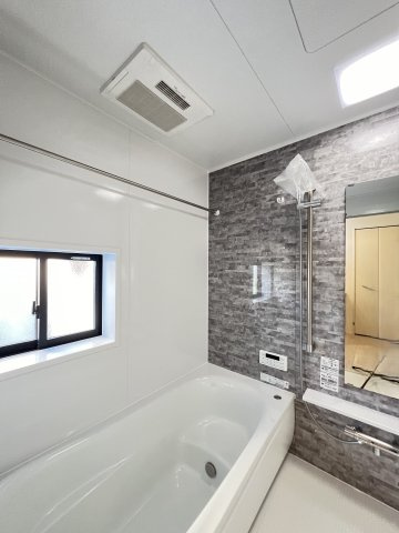 橿原市北妙法寺町全１棟の浴室|のびのび入浴できるシステムバス