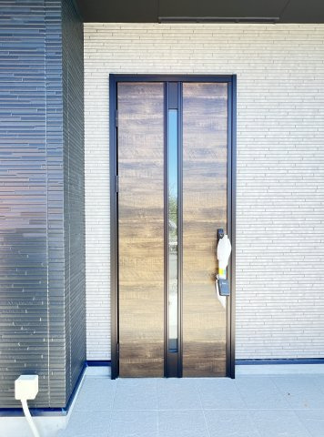 橿原市北妙法寺町全１棟の玄関|おしゃれな玄関です