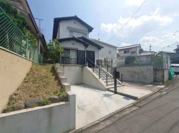 亀岡市西つつじケ丘大山台1丁目中古戸建ての外観