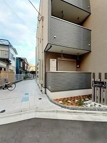 ラシュレ十条のエントランス