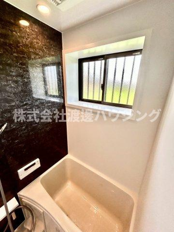 玉串元町一戸建のその他|浴室にも窓ございます