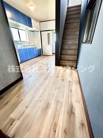 玉串元町一戸建の内装