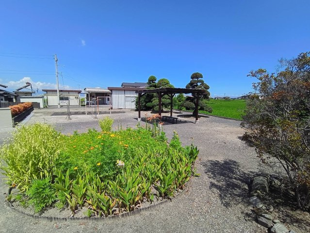 西条市飯岡3772-2　中古住宅の庭