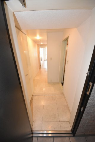 カイセイ本町の玄関|現状有姿