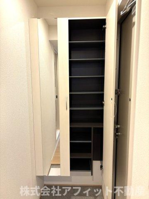 【玄関】 | グランシャリオ本庄 | シューズボックス