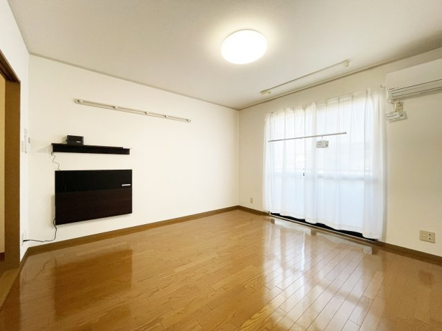 シャトル沖浜　C棟の居間・リビング