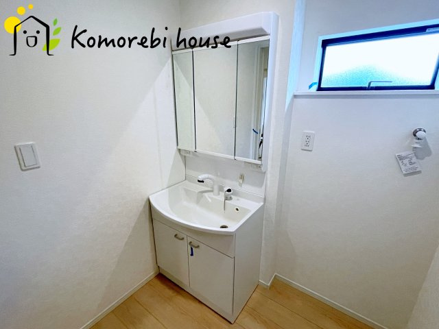 上尾市上尾下　第1　2期　新築一戸建て　クレイドルガーデン　06の独立洗面台|撮影：'25/07/8/1