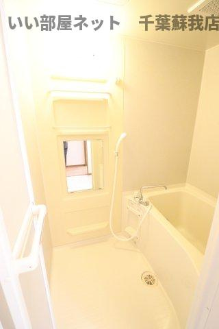 ロイヤルハウスAの浴室|コンパクトで使いやすいお風呂です