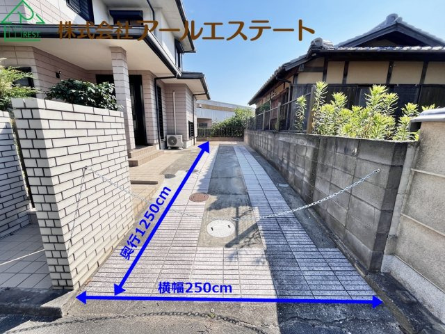 加古川市平岡町山之上　JR「東加古川駅」徒歩18分の駐車場