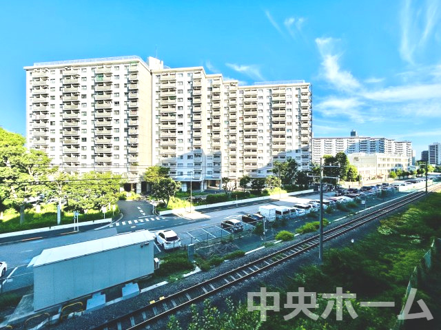 トーア南砂マンションの展望|手を伸ばせば、ふれることが出来そうな環境が、そのままインテリアになったような印象です。その豊かな眺望にふさわしい空間には、通風・採光にも優れ、心地よい光と風があふれています