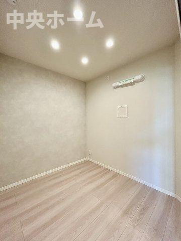 トーア南砂マンションの子供部屋|【子供部屋】お子様を持つ家庭の約6割が「家族や子どものため」に購入を希望。入学後の転校を避け、広い空間でのびのび育てたいなどの親心が、家探しのきっかけになっているようです。