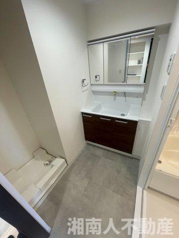 ルックハイツ江ノ島の独立洗面台|使いやすい独立洗面台です