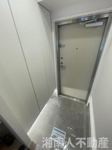 ルックハイツ江ノ島の玄関|明るい玄関です