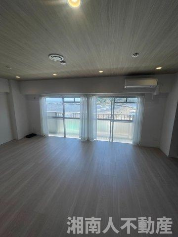 ルックハイツ江ノ島の居間・リビング|使いやすい居間です