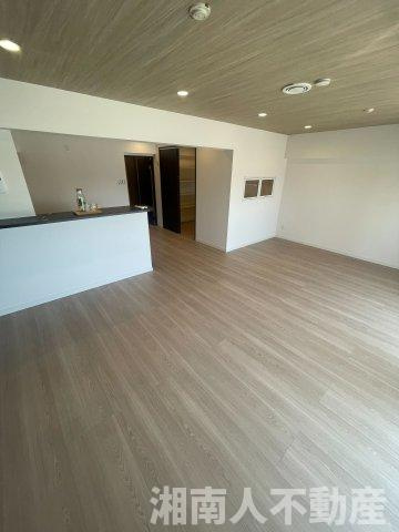 ルックハイツ江ノ島の居間・リビング|ゆったりとしたリビングです