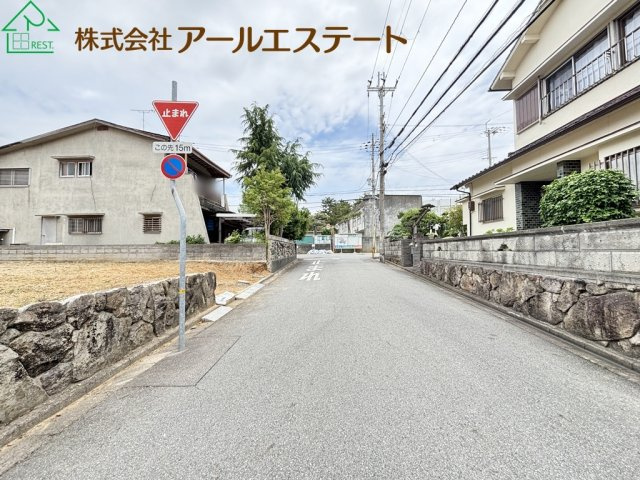 加古川市平岡町新在家　　JR「東加古川駅」徒歩18分の前面道路含む現地写真