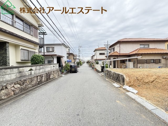 加古川市平岡町新在家　　JR「東加古川駅」徒歩18分の前面道路含む現地写真