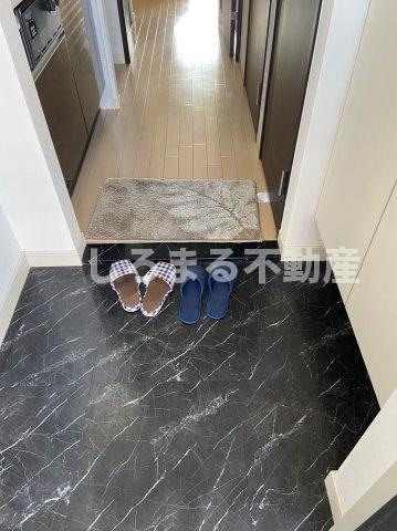 アーデンタワー西本町の玄関