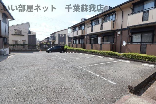 コスモジョイ　Ａの駐車場|駐車場に車を止められます