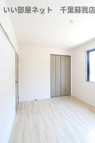 コスモジョイ　Ａの洋室|個人の部屋や寝室として使える洋室です