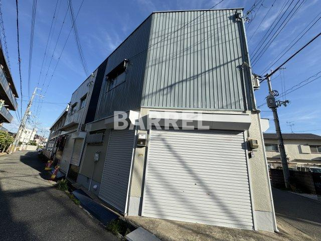 大黒町貸家のエントランス