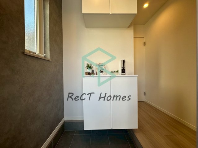 姫路市新在家１丁目の新築一戸建の玄関