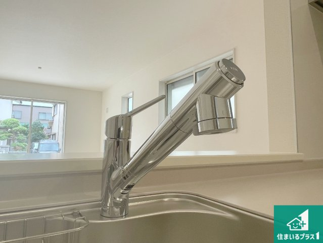 神戸市北区甲栄台　新築一戸建ての設備|浄水器を内蔵！炊飯時、お茶を作る時に安心してお水を使えます！お湯と冷水、浄水と原水、シャワーの切替えもワンタッチです！